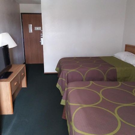 Amerihost Inn & Suites Kingdom City Экстерьер фото