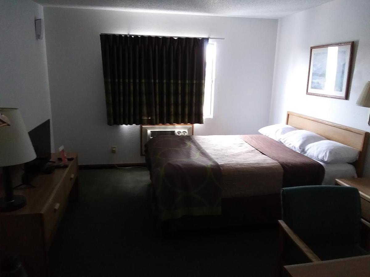 Amerihost Inn & Suites Kingdom City Экстерьер фото