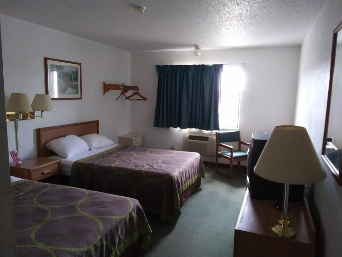 Amerihost Inn & Suites Kingdom City Экстерьер фото