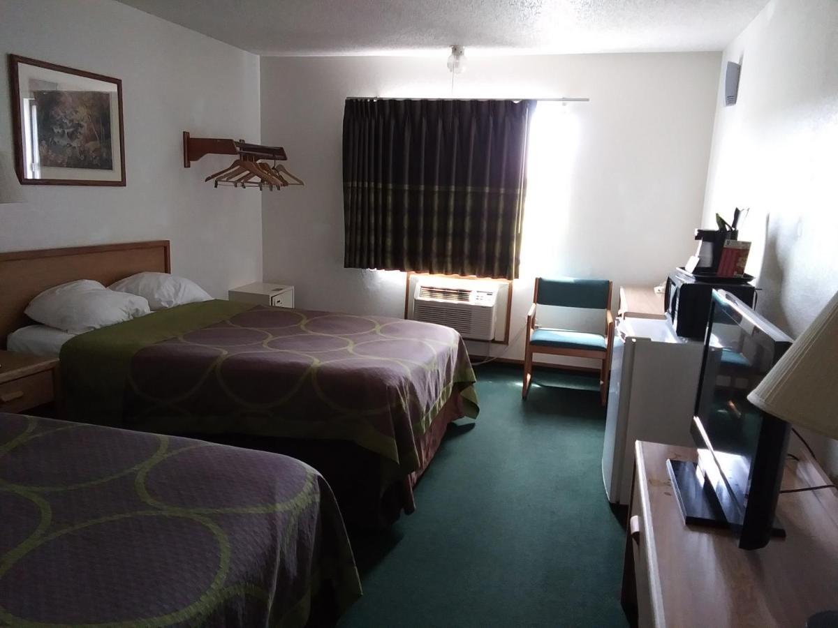 Amerihost Inn & Suites Kingdom City Экстерьер фото